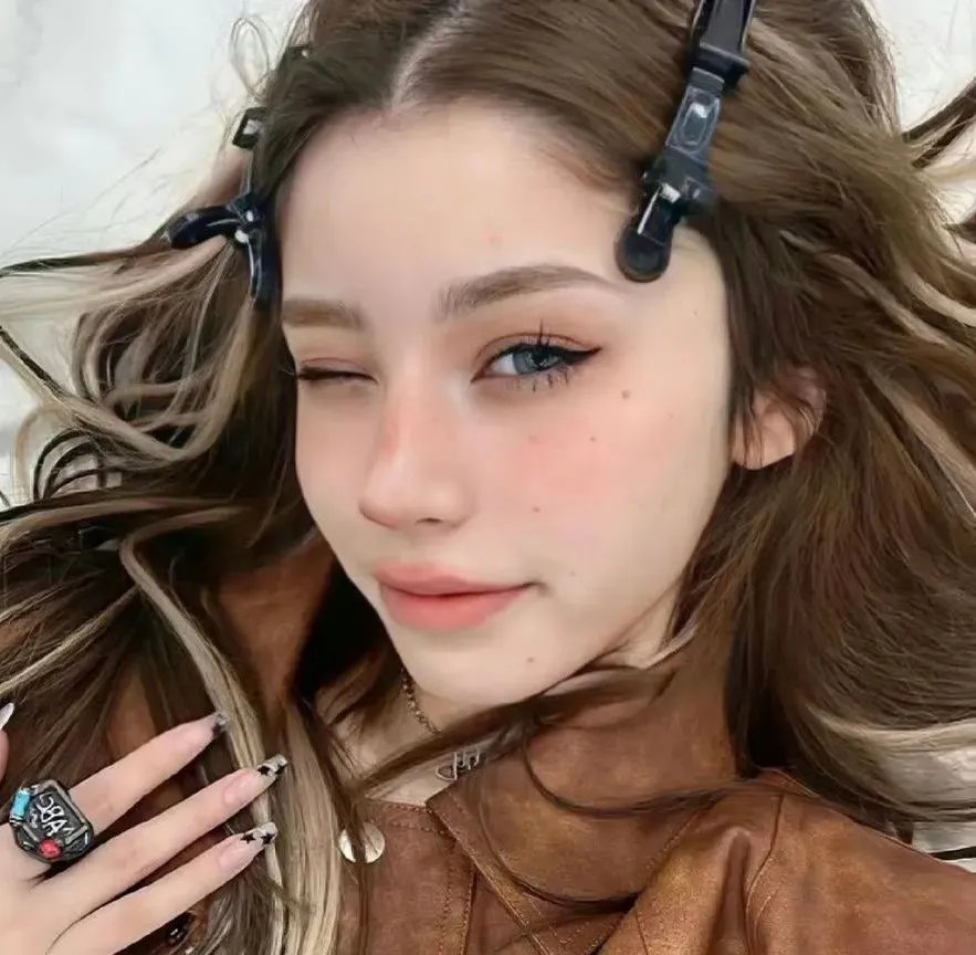 扬子江事件封面